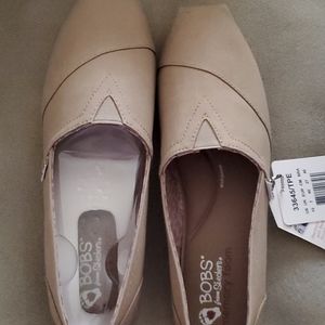 BOBS Skechers, size 10, Brand New, Tan